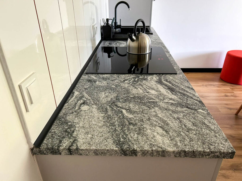 blat kuchenny granit regius 6