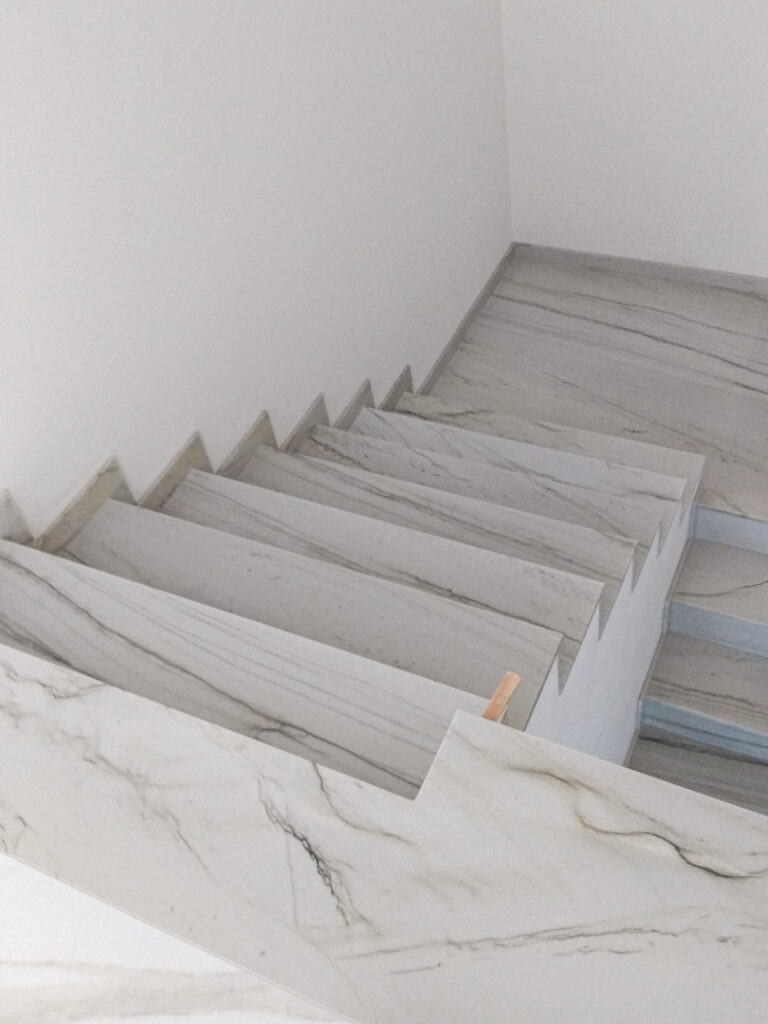 schody granit quartz white regius 1